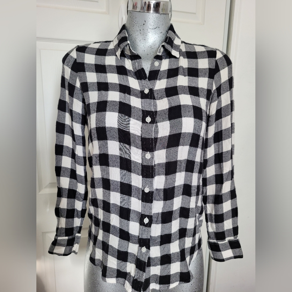 Banana Republic Dillon Classic Fit XS Black White Buffalo Plaid Flannel Shirt